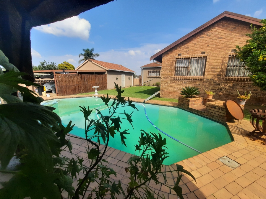 4 Bedroom Property for Sale in Primrose Gauteng