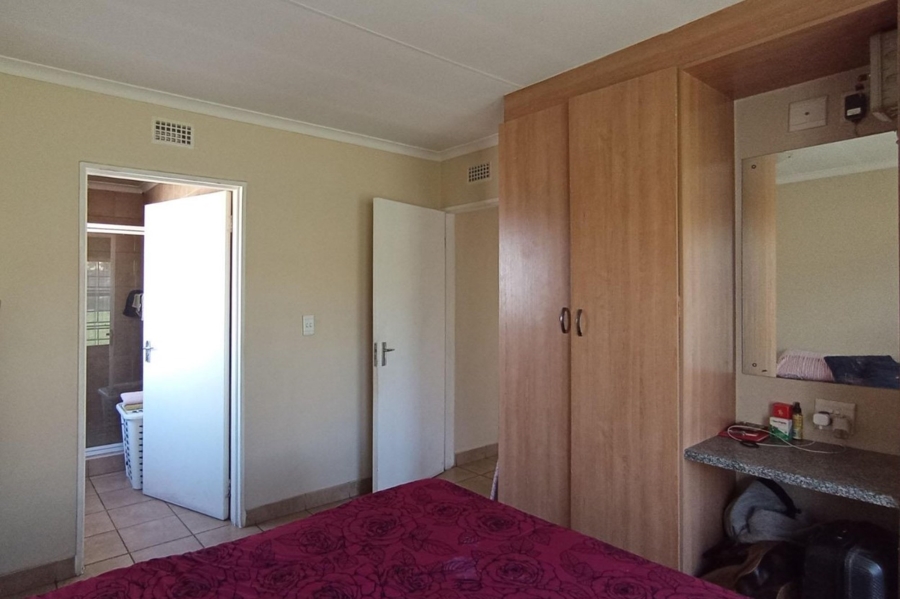 3 Bedroom Property for Sale in Olievenhoutbosch Gauteng