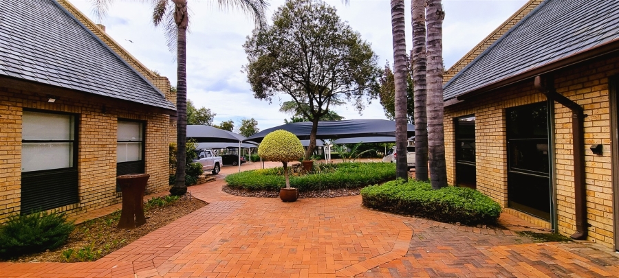 To Let commercial Property for Rent in Woodmead Gauteng