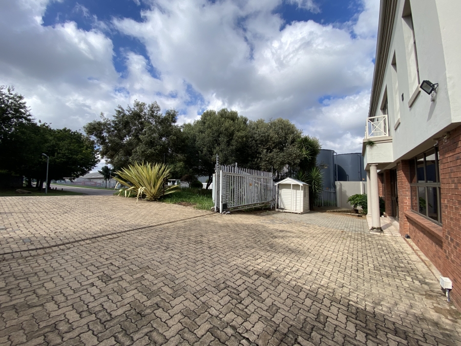 To Let commercial Property for Rent in Linbro Park Gauteng