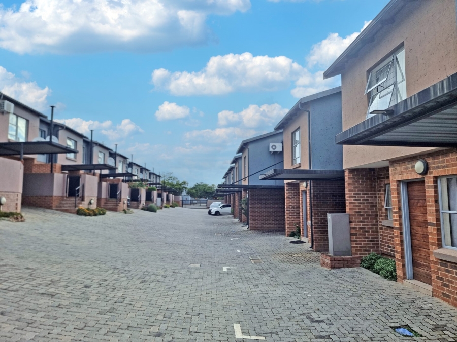3 Bedroom Property for Sale in Ferndale Gauteng