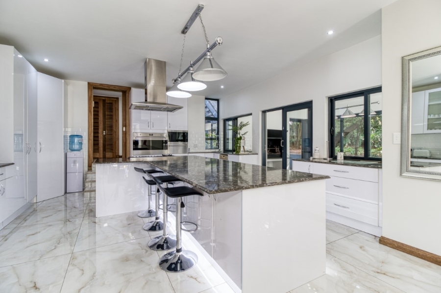 To Let 5 Bedroom Property for Rent in Illovo Gauteng