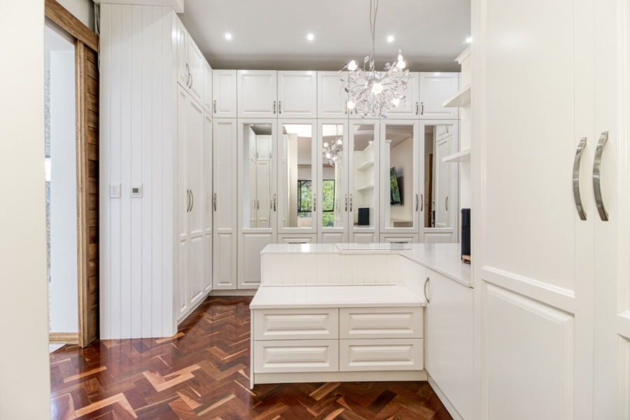 To Let 5 Bedroom Property for Rent in Illovo Gauteng
