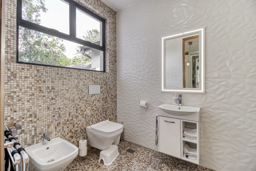 To Let 5 Bedroom Property for Rent in Illovo Gauteng