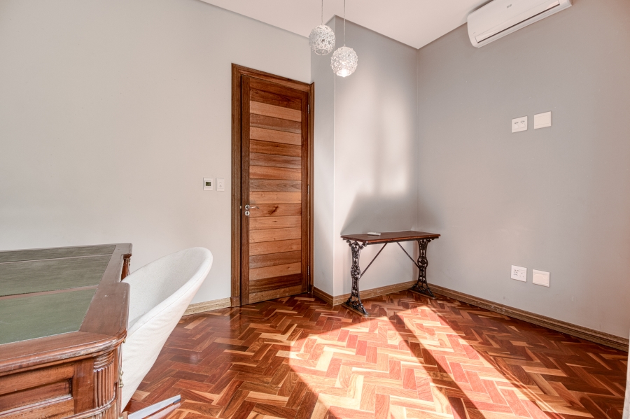To Let 5 Bedroom Property for Rent in Illovo Gauteng