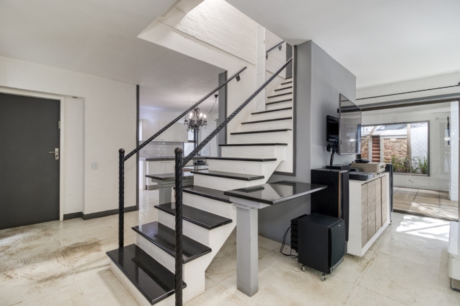 To Let 5 Bedroom Property for Rent in Illovo Gauteng