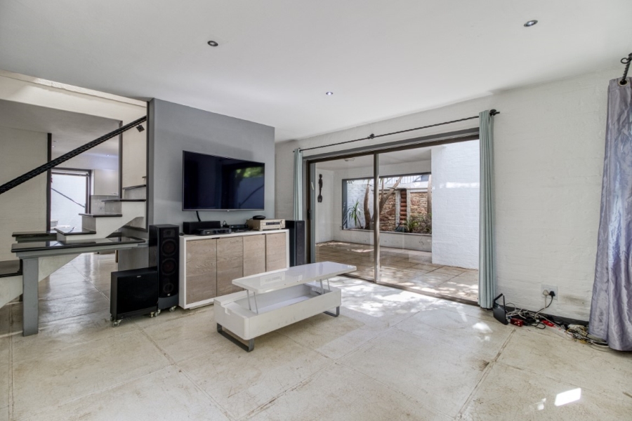 To Let 5 Bedroom Property for Rent in Illovo Gauteng