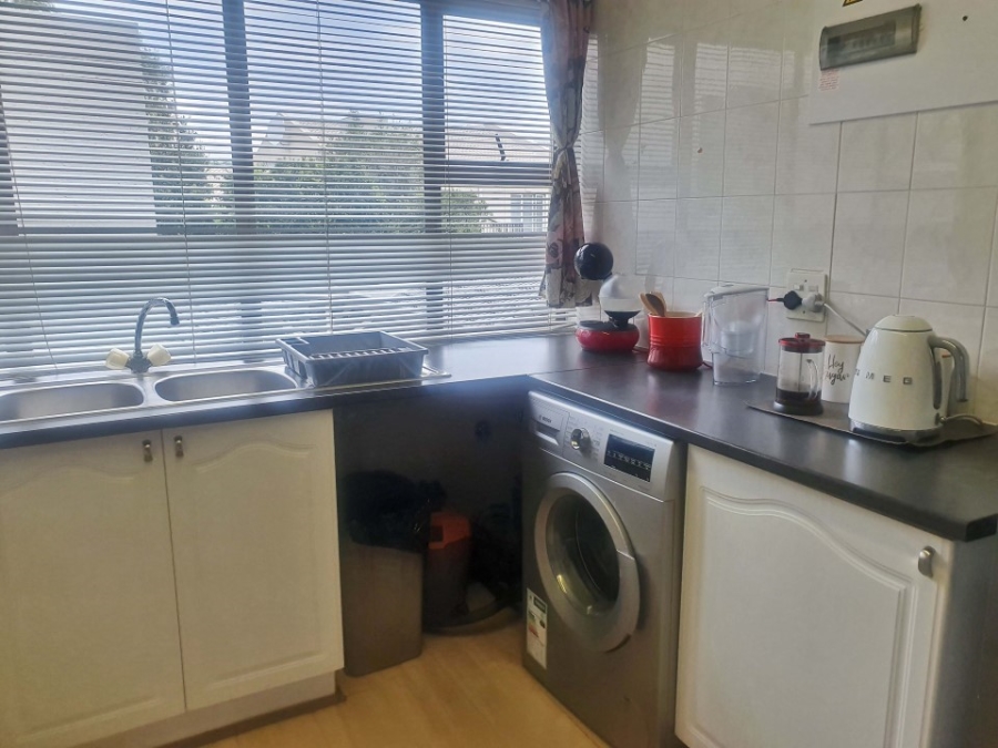 To Let 2 Bedroom Property for Rent in Hyde Park Gauteng