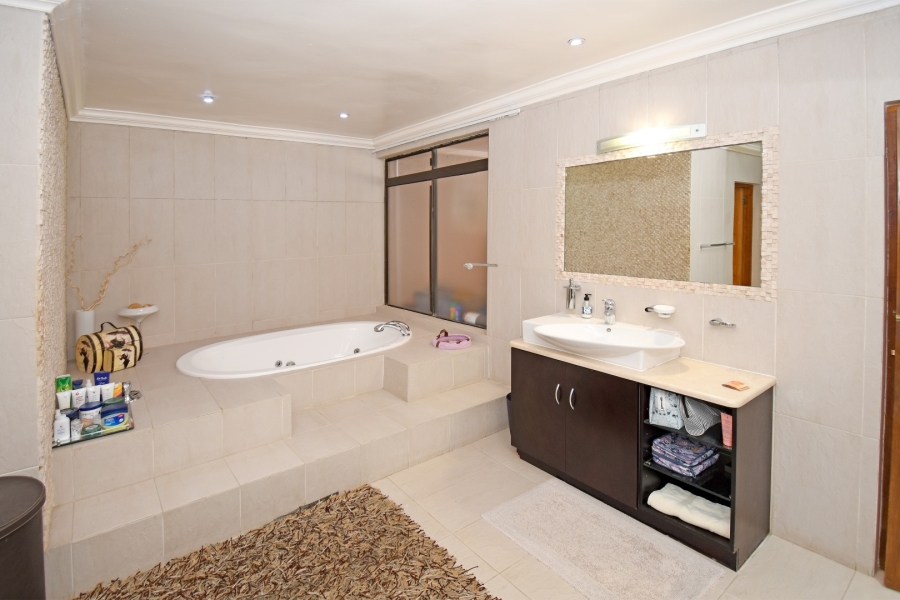 4 Bedroom Property for Sale in Atholl Gauteng