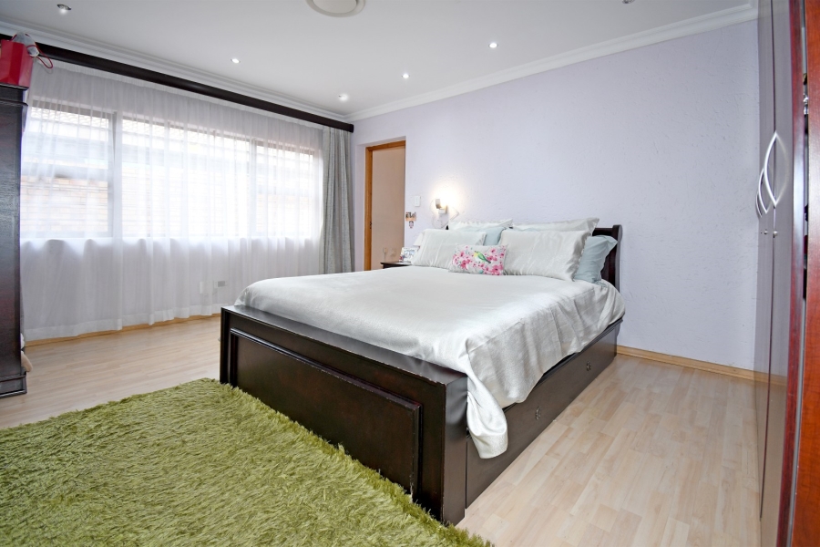 4 Bedroom Property for Sale in Atholl Gauteng