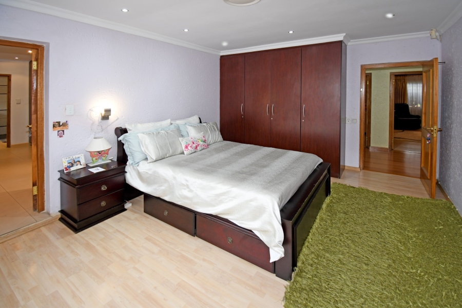 4 Bedroom Property for Sale in Atholl Gauteng
