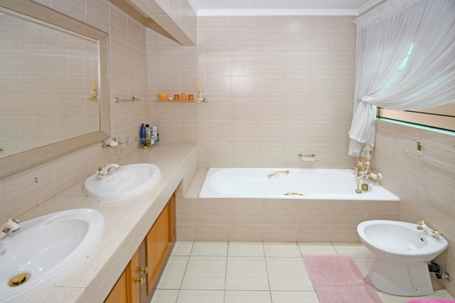 4 Bedroom Property for Sale in Atholl Gauteng