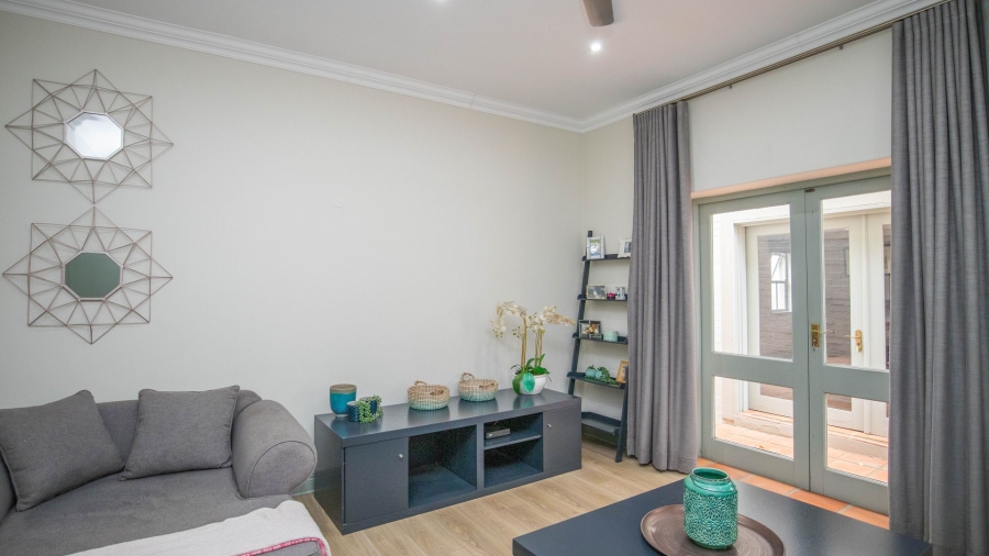 7 Bedroom Property for Sale in Cornwall Hill Gauteng