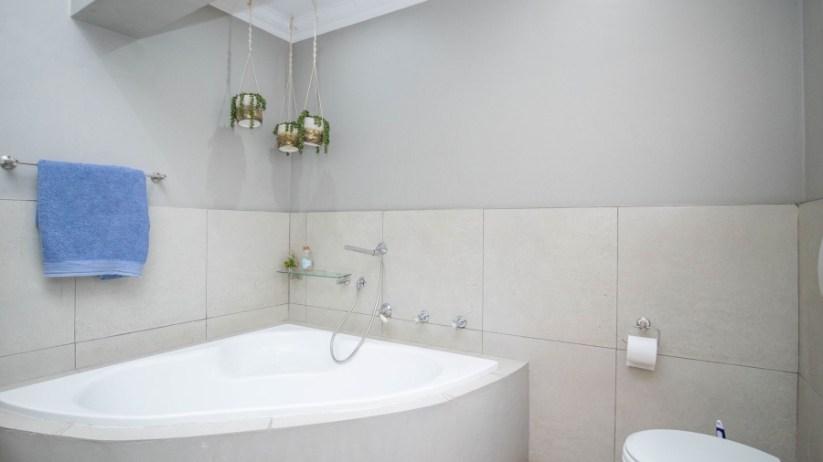 7 Bedroom Property for Sale in Cornwall Hill Gauteng