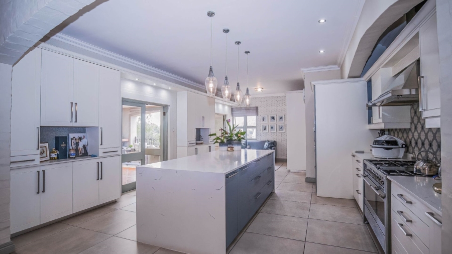 7 Bedroom Property for Sale in Cornwall Hill Gauteng