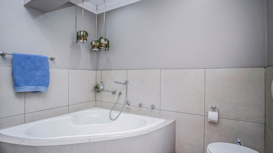 7 Bedroom Property for Sale in Cornwall Hill Gauteng