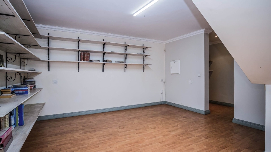 7 Bedroom Property for Sale in Cornwall Hill Gauteng