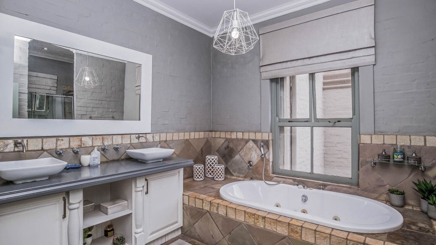 7 Bedroom Property for Sale in Cornwall Hill Gauteng