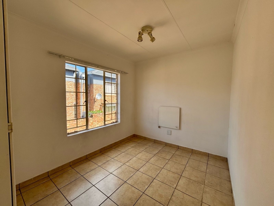 To Let 2 Bedroom Property for Rent in North Riding Gauteng