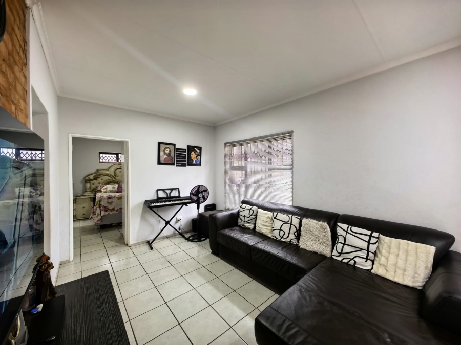 To Let 2 Bedroom Property for Rent in Clarina Gauteng