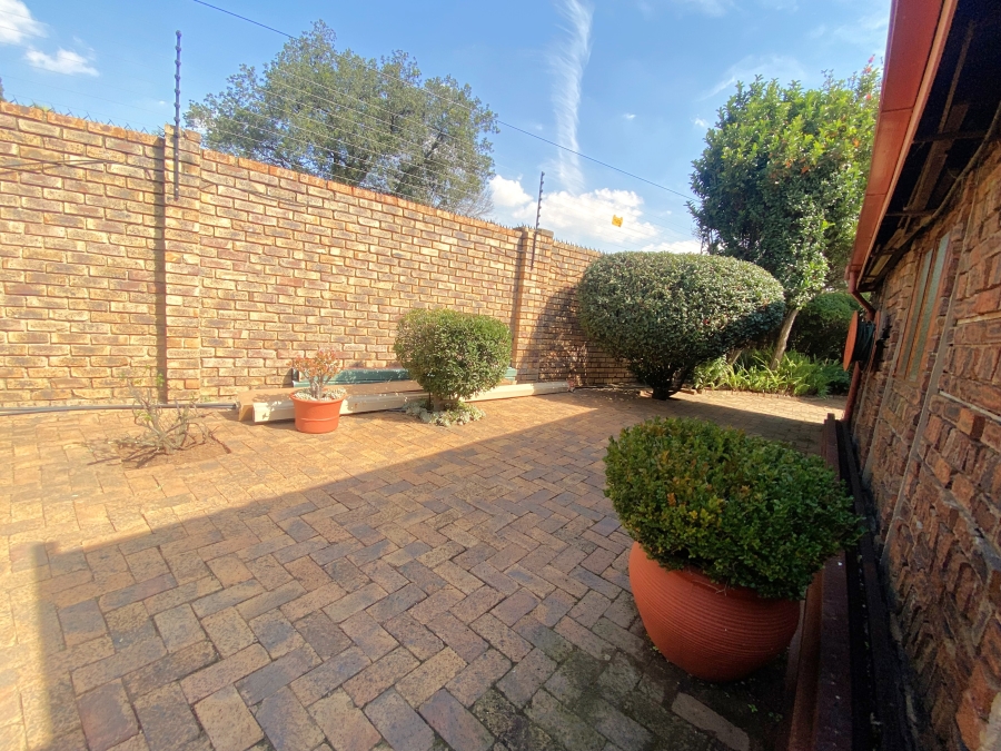 3 Bedroom Property for Sale in Florida Park Gauteng