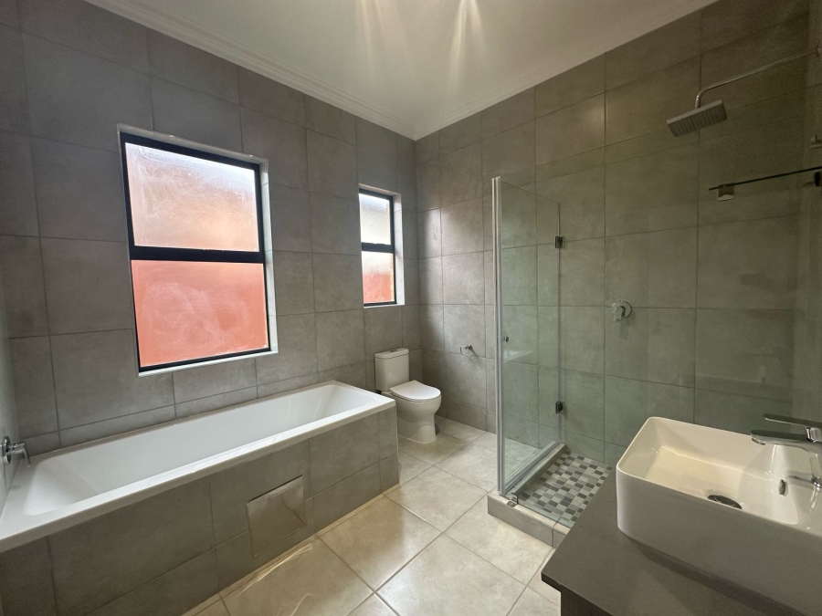 3 Bedroom Property for Sale in Six Fountains Residential Estate Gauteng