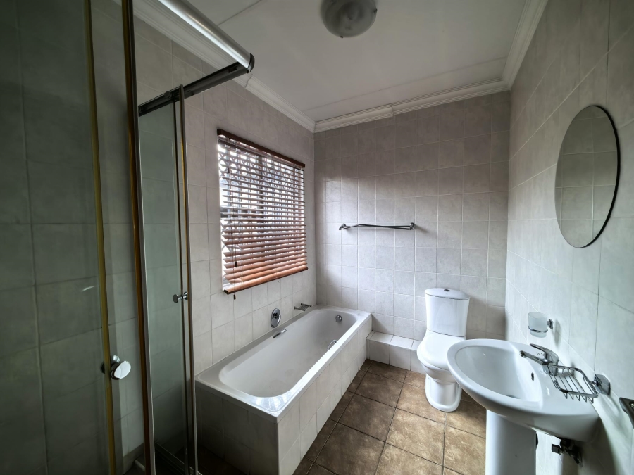 To Let 4 Bedroom Property for Rent in Montana Gauteng