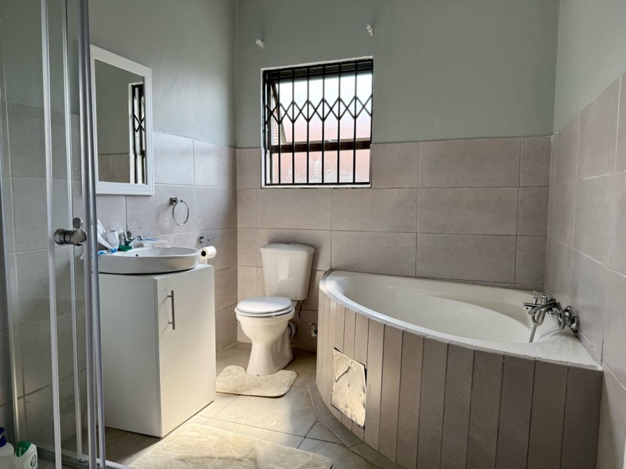 4 Bedroom Property for Sale in Chantelle Gauteng