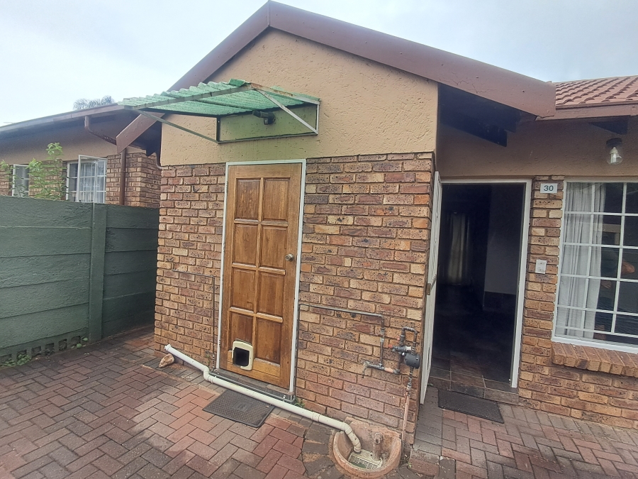 To Let 2 Bedroom Property for Rent in Montana Park Gauteng