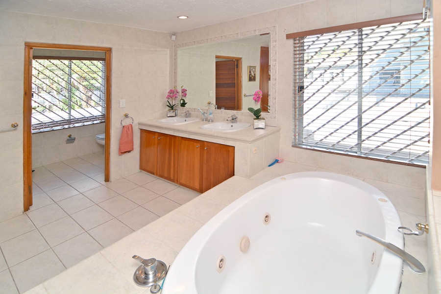 4 Bedroom Property for Sale in Dowerglen Ext 5 Gauteng