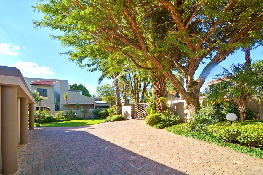 4 Bedroom Property for Sale in Dowerglen Ext 5 Gauteng