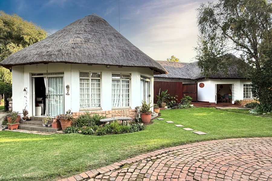 10 Bedroom Property for Sale in Glen Austin Gauteng