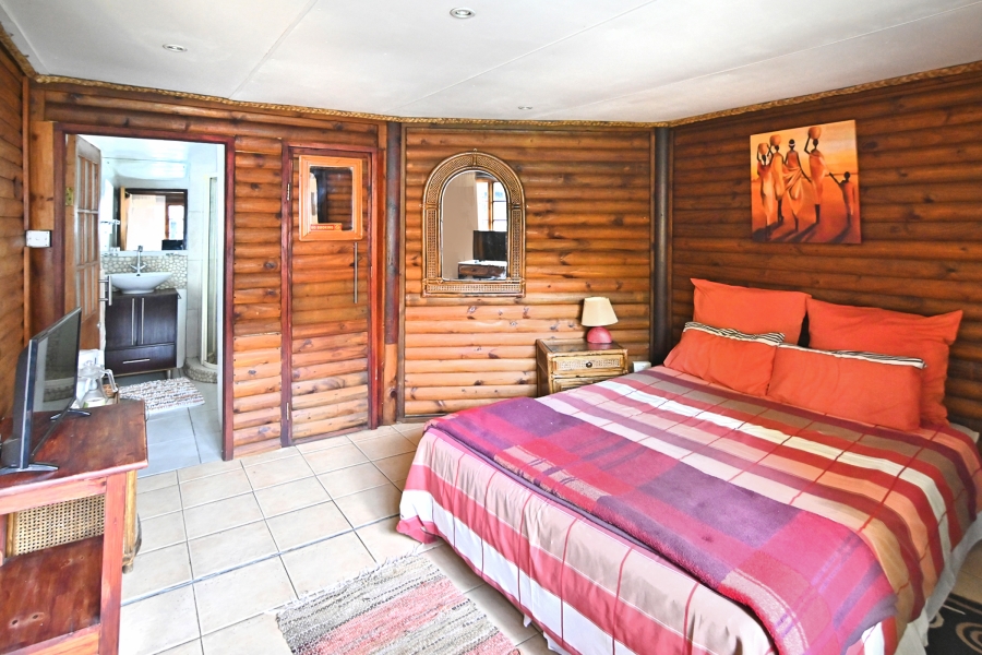 10 Bedroom Property for Sale in Glen Austin Gauteng