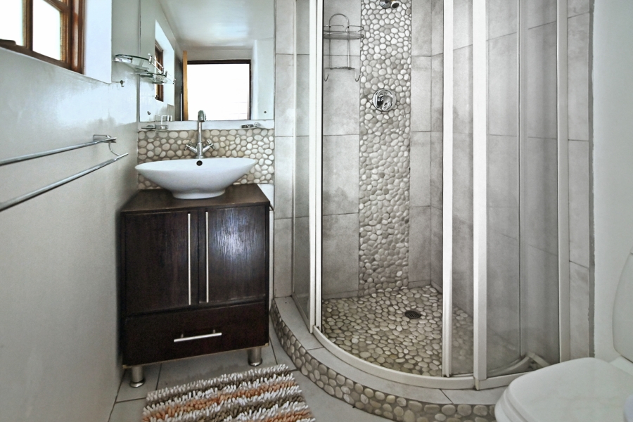 10 Bedroom Property for Sale in Glen Austin Gauteng