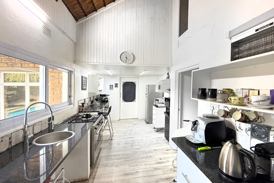 10 Bedroom Property for Sale in Glen Austin Gauteng