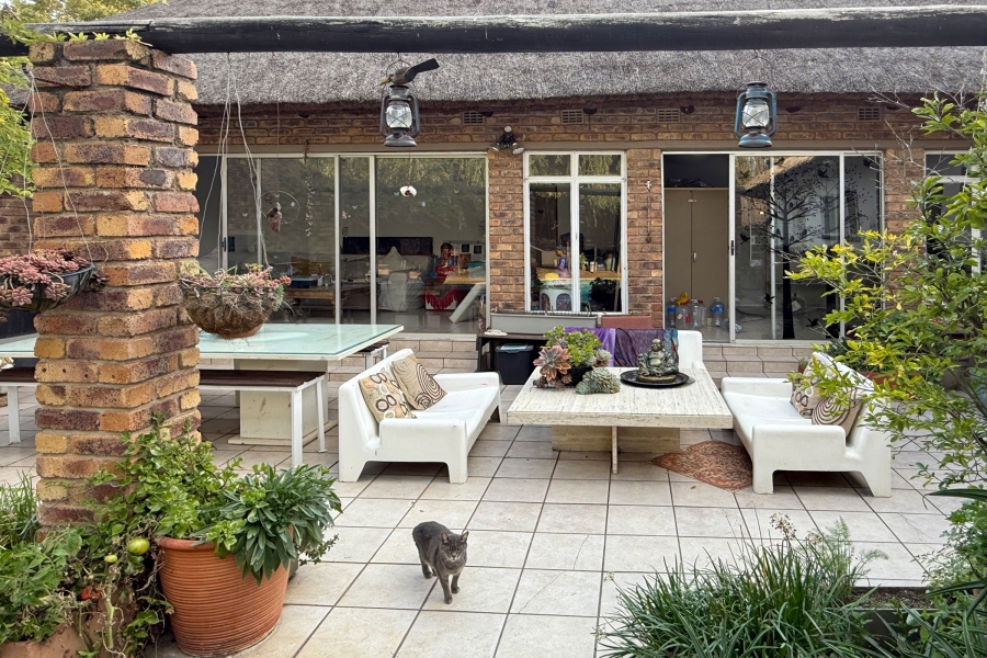 10 Bedroom Property for Sale in Glen Austin Gauteng