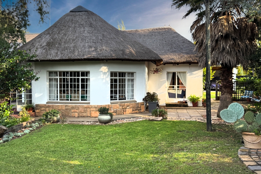 10 Bedroom Property for Sale in Glen Austin Gauteng