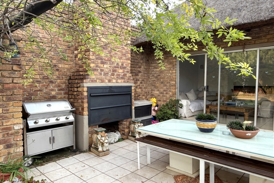 10 Bedroom Property for Sale in Glen Austin Gauteng