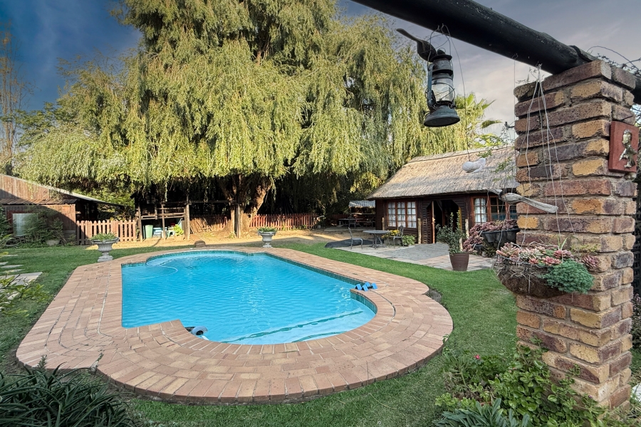 10 Bedroom Property for Sale in Glen Austin Gauteng