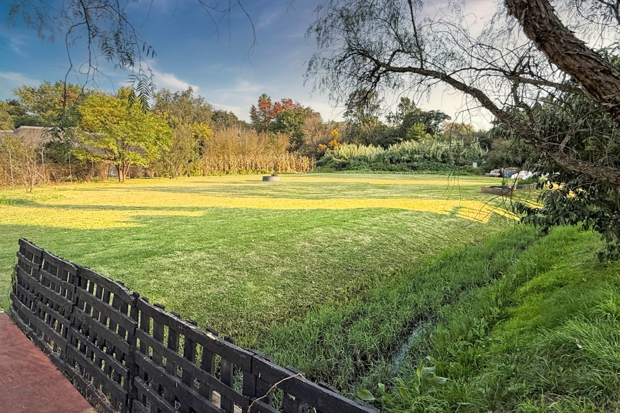 10 Bedroom Property for Sale in Glen Austin Gauteng