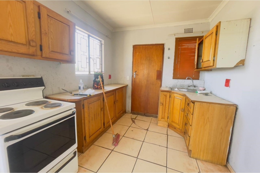 3 Bedroom Property for Sale in Roodekop Gauteng