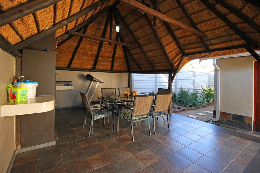 3 Bedroom Property for Sale in Sharonlea Gauteng