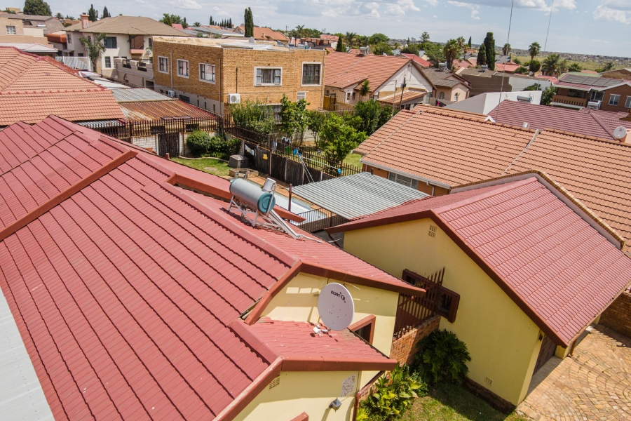 4 Bedroom Property for Sale in Lenasia South Gauteng