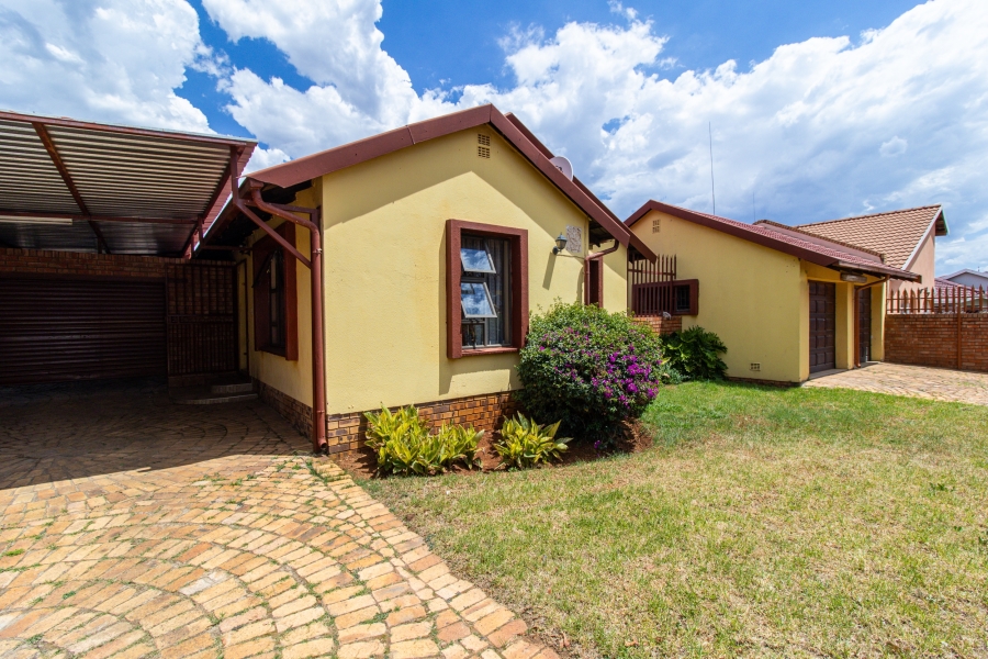 4 Bedroom Property for Sale in Lenasia South Gauteng