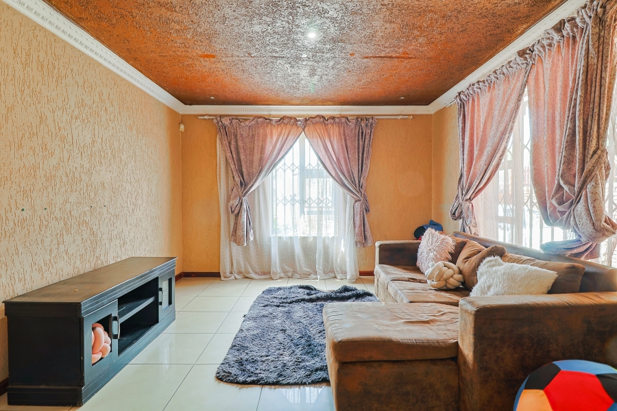 4 Bedroom Property for Sale in Lenasia South Gauteng