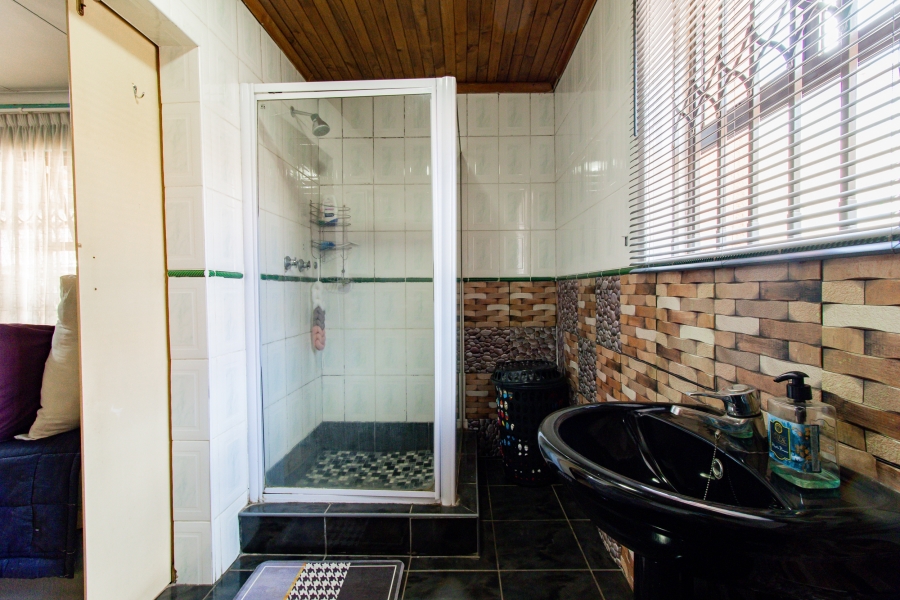 4 Bedroom Property for Sale in Lenasia South Gauteng