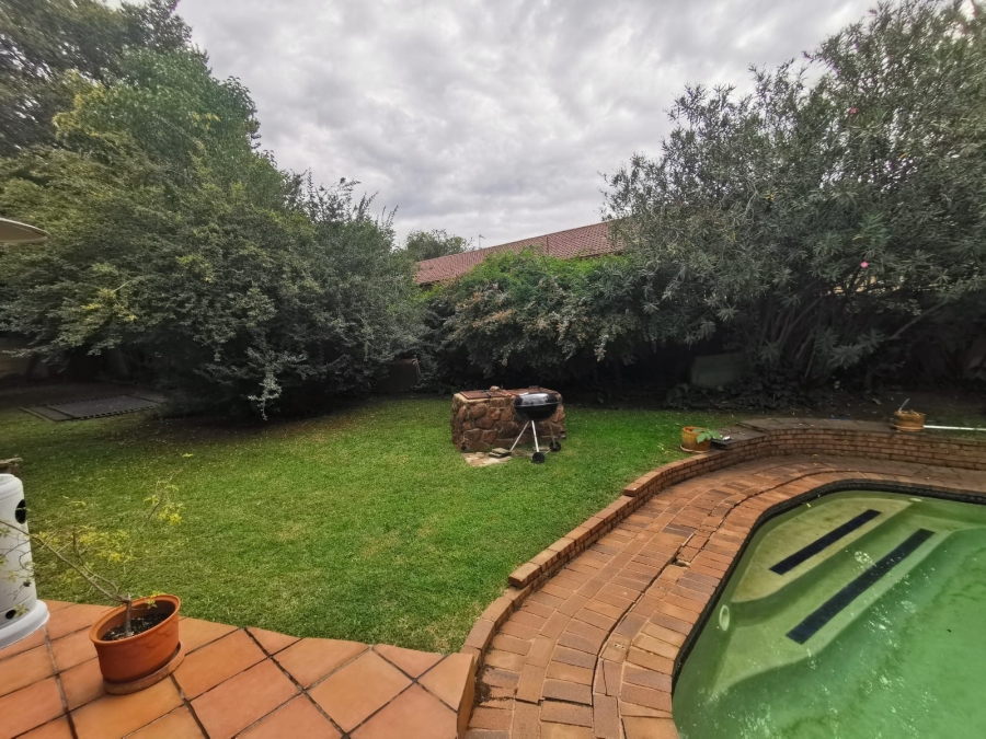 3 Bedroom Property for Sale in Brackendowns Gauteng