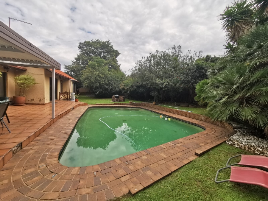 3 Bedroom Property for Sale in Brackendowns Gauteng