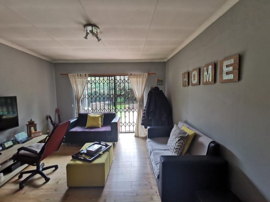 3 Bedroom Property for Sale in Brackendowns Gauteng