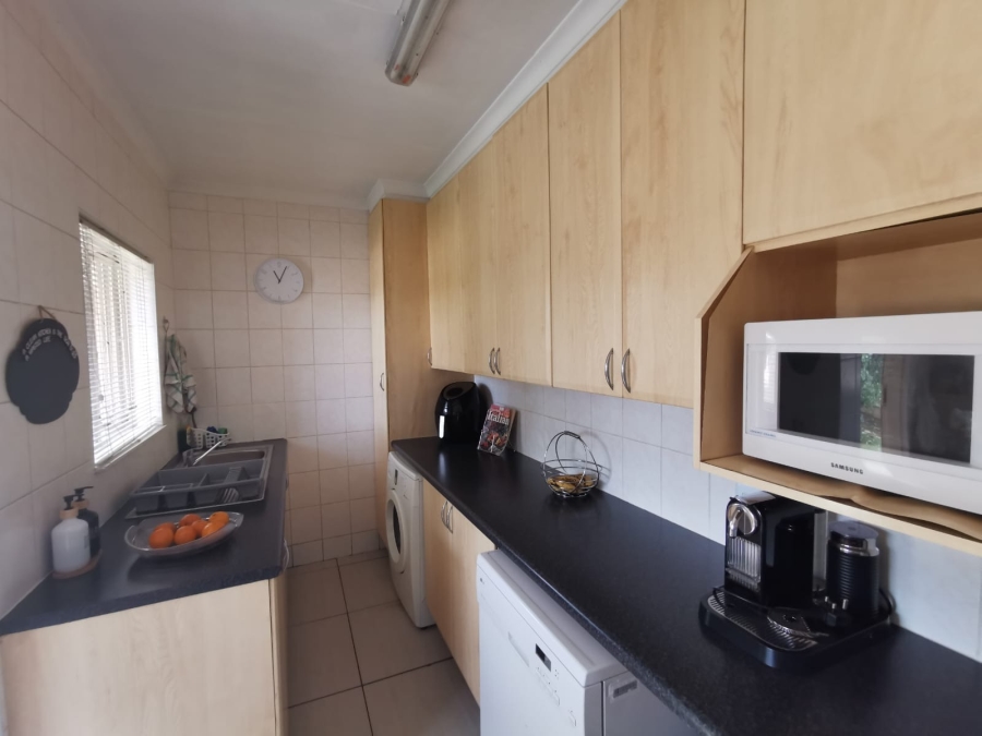 3 Bedroom Property for Sale in Brackendowns Gauteng